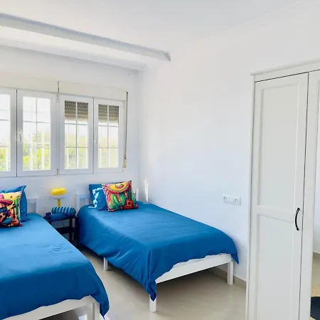 Дом отдыха Casa Del Sol - Casa Familiar Junto A La Playa Con Vistas Al Mar En *